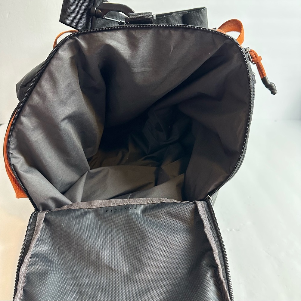 ❌SOLD❌Nike Large Duffel Bag Texas Longhorns Training Black Orange Pockets Gym - Picture 7 of 16